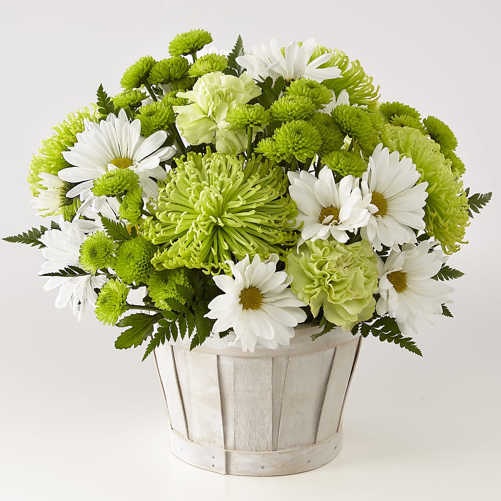 Lucky Charm Basket (Standard) – Rita Fleuriste Montreal, Montreal PQ