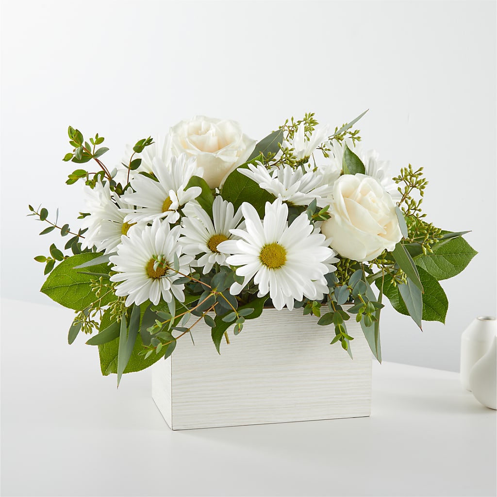 Fresh Linen Box Bouquet – Rita Fleuriste Montreal, Montreal PQ
