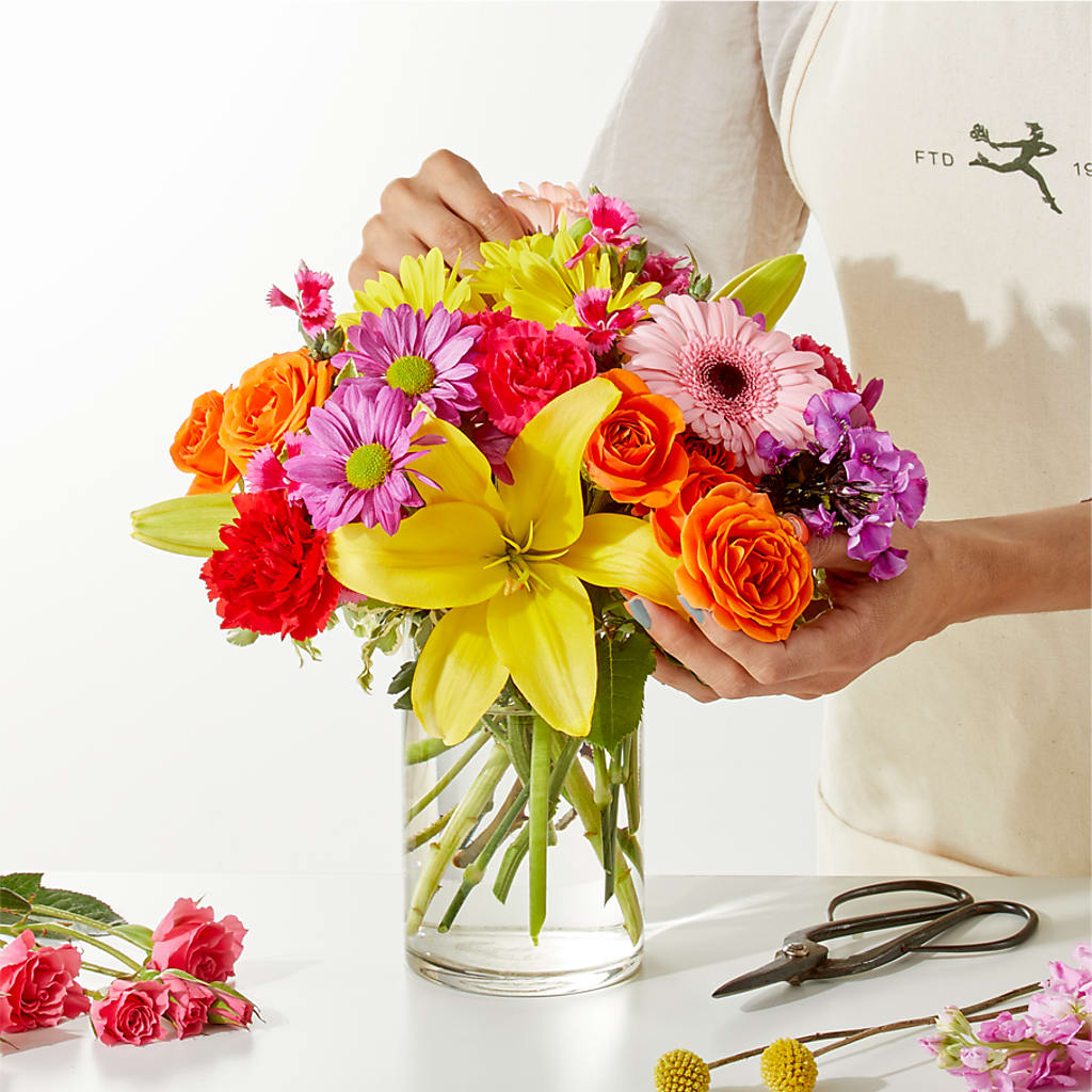 Cue the Confetti - A Florist Original – Rita Fleuriste Montreal, Montreal PQ