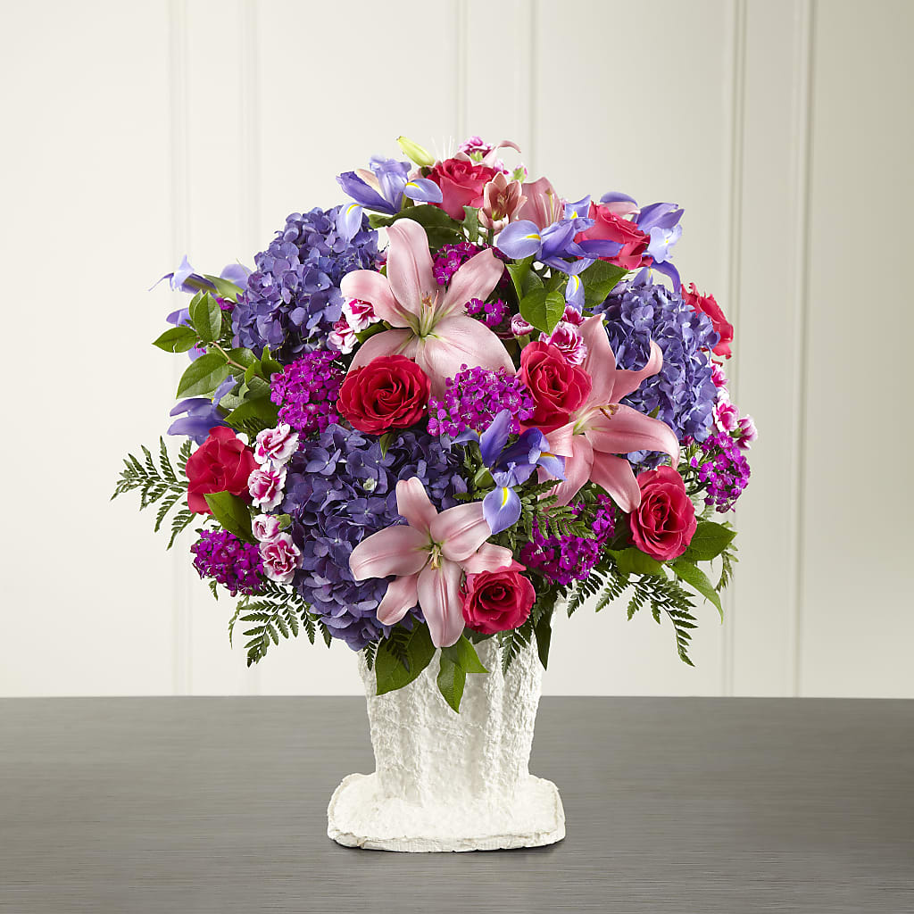We Fondly Remember Arrangement – Rita Fleuriste Montreal, Montreal PQ