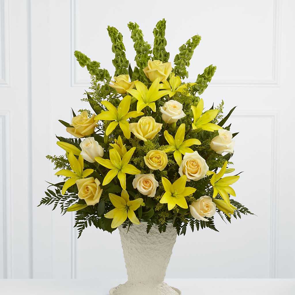 Golden Memories Arrangement – Rita Fleuriste Montreal, Montreal PQ