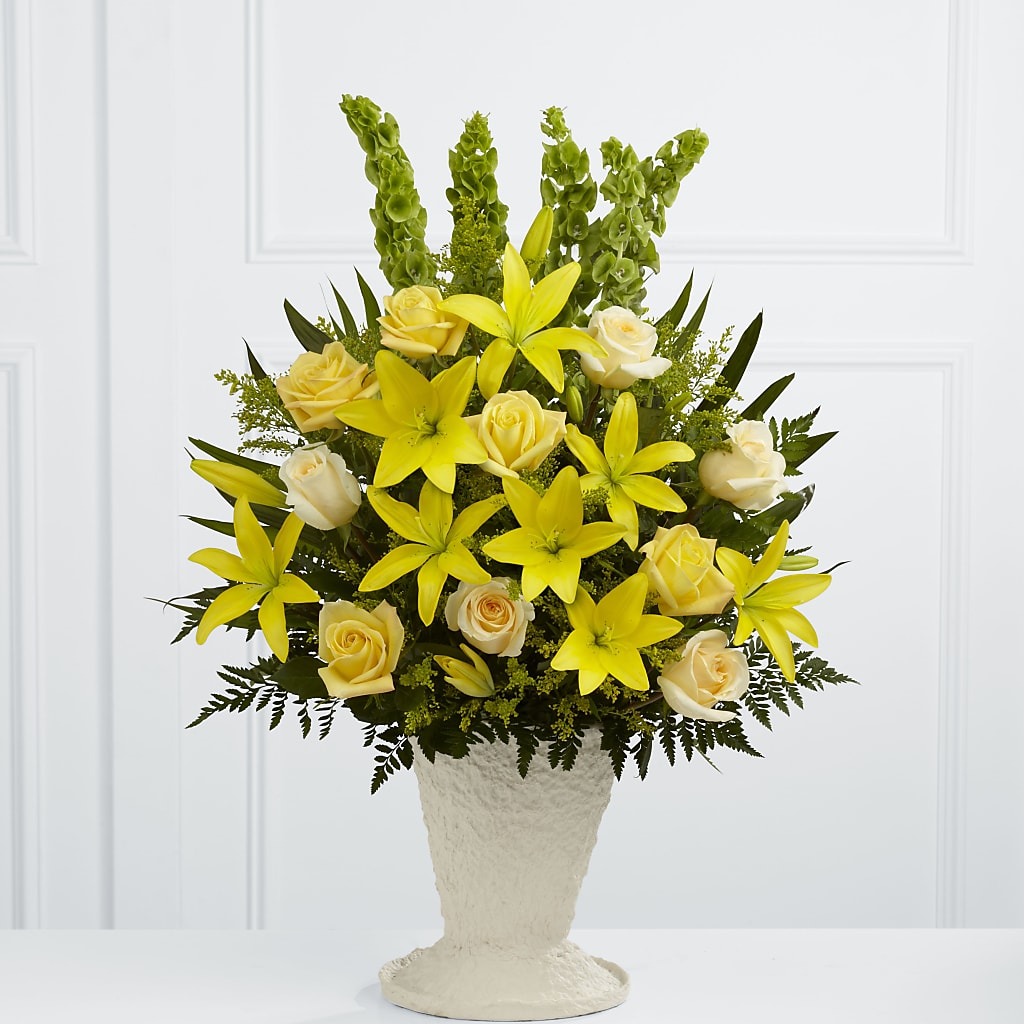 Golden Memories Arrangement – Rita Fleuriste Montreal, Montreal PQ
