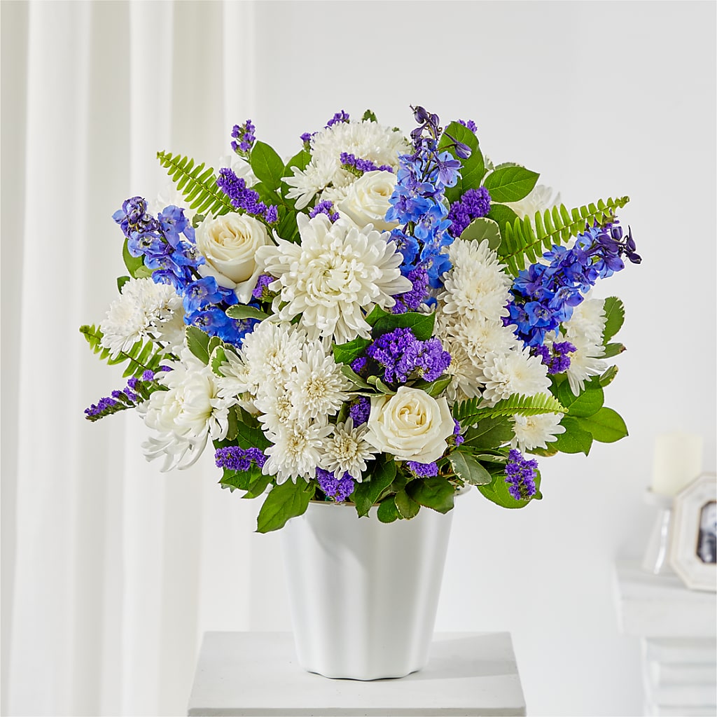 Hold Dear Tabletop Basket – Rita Fleuriste Montreal, Montreal PQ