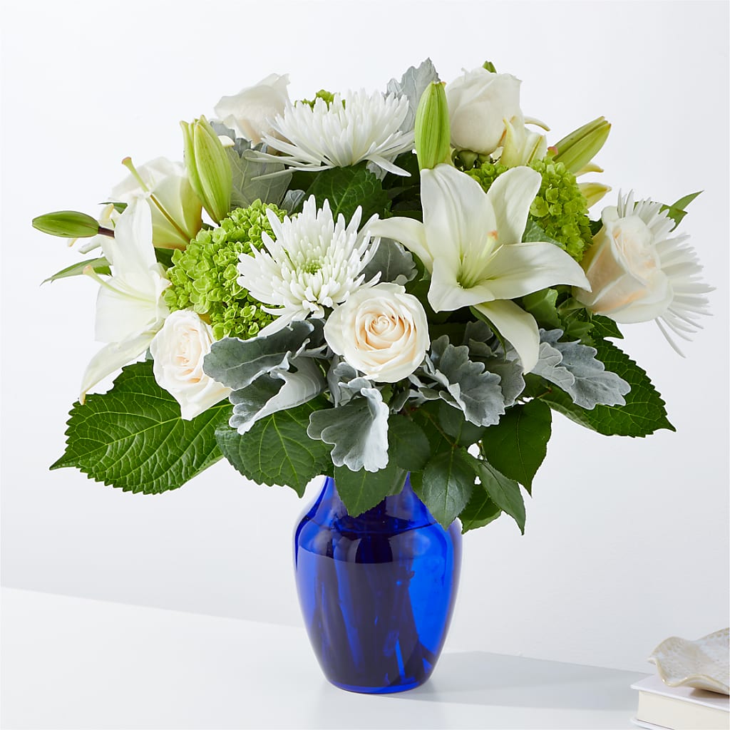 Snowy Dreams Bouquet – Rita Fleuriste Montreal, Montreal PQ