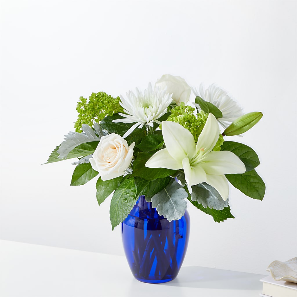 Snowy Dreams Bouquet – Rita Fleuriste Montreal, Montreal PQ
