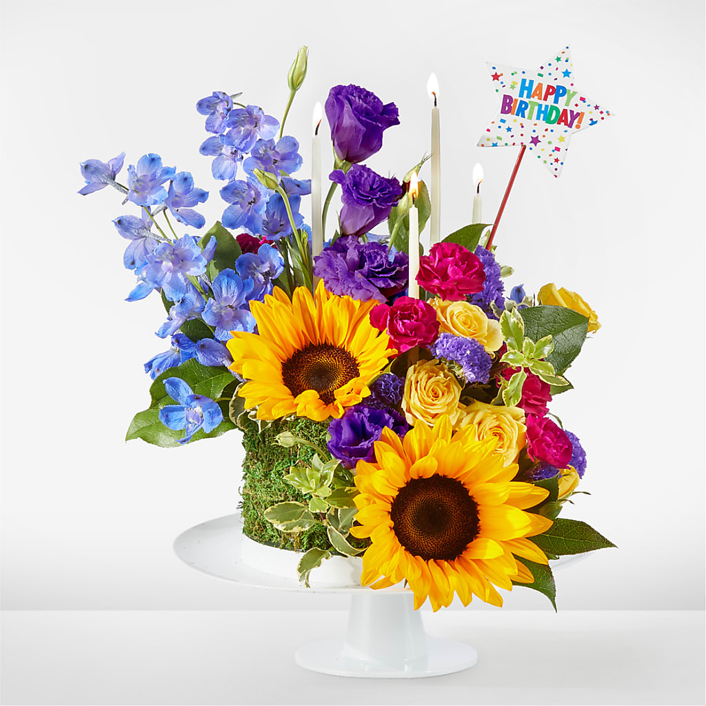 Star of the Day Floral Cake – Rita Fleuriste Montreal, Montreal PQ