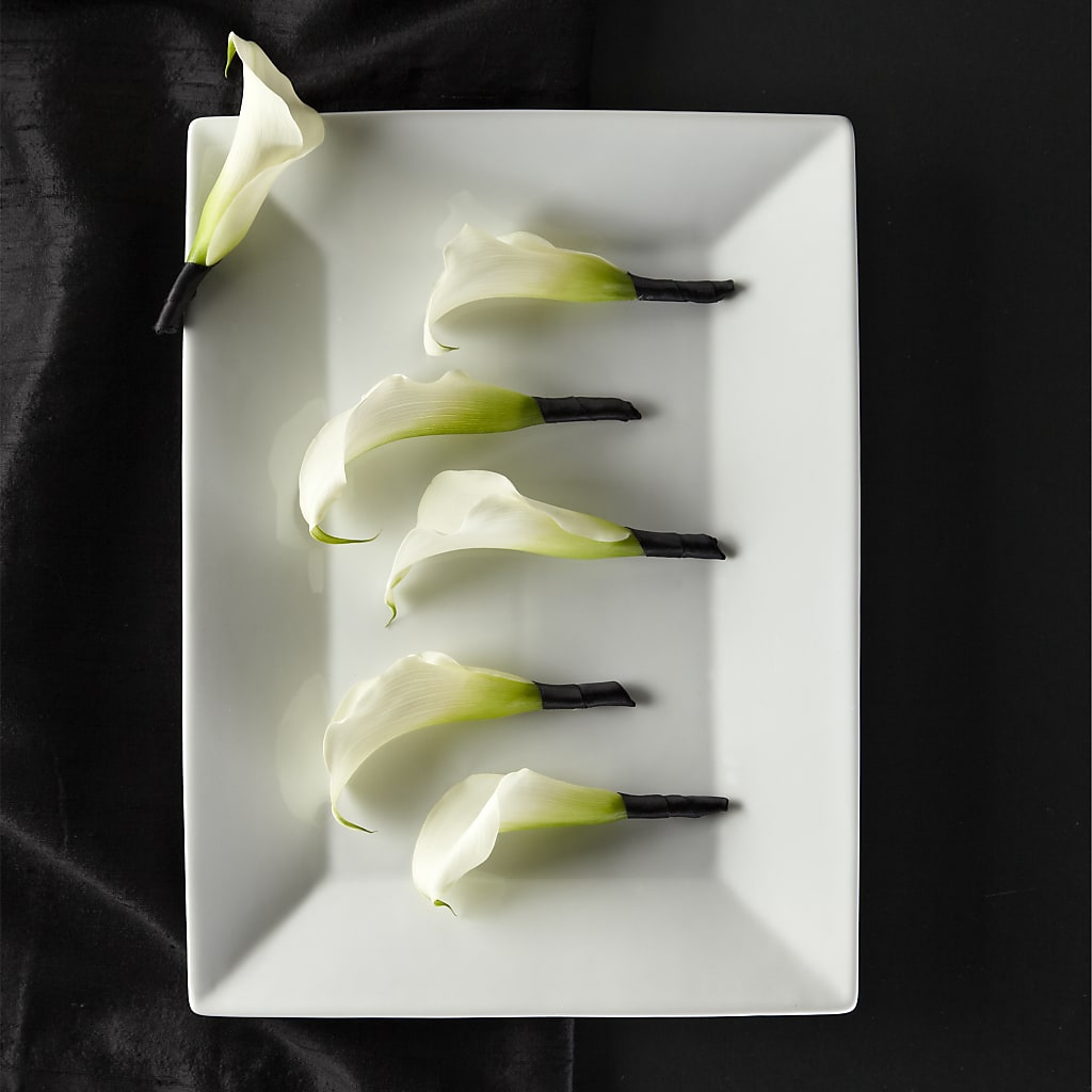 Calla Lily Promise Boutonniere – Rita Fleuriste Montreal, Montreal PQ
