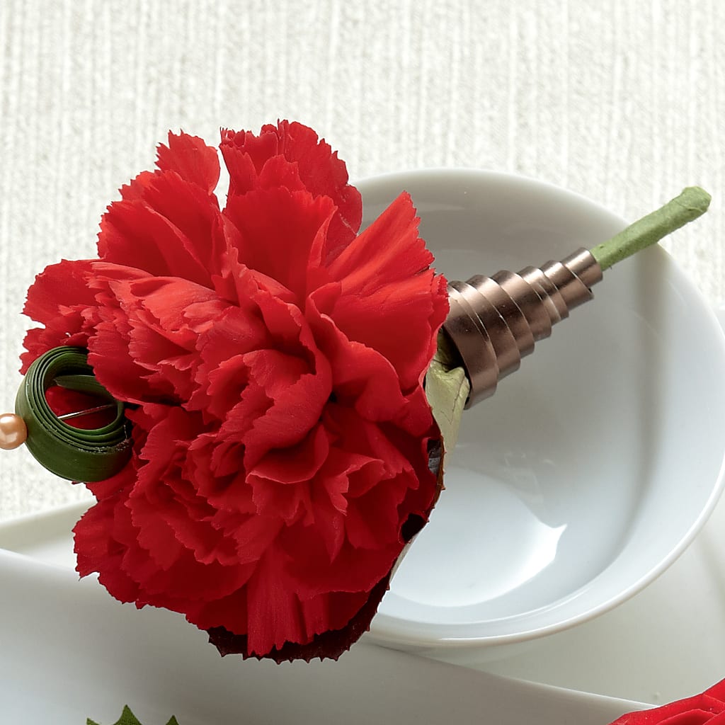 Red Carnation Boutonniere – Rita Fleuriste Montreal, Montreal PQ
