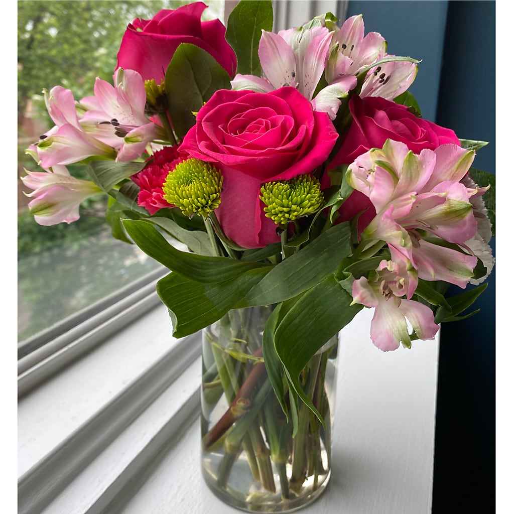 Sweet & Pretty Bouquet –  Rita Fleuriste Montreal, Montreal PQ
