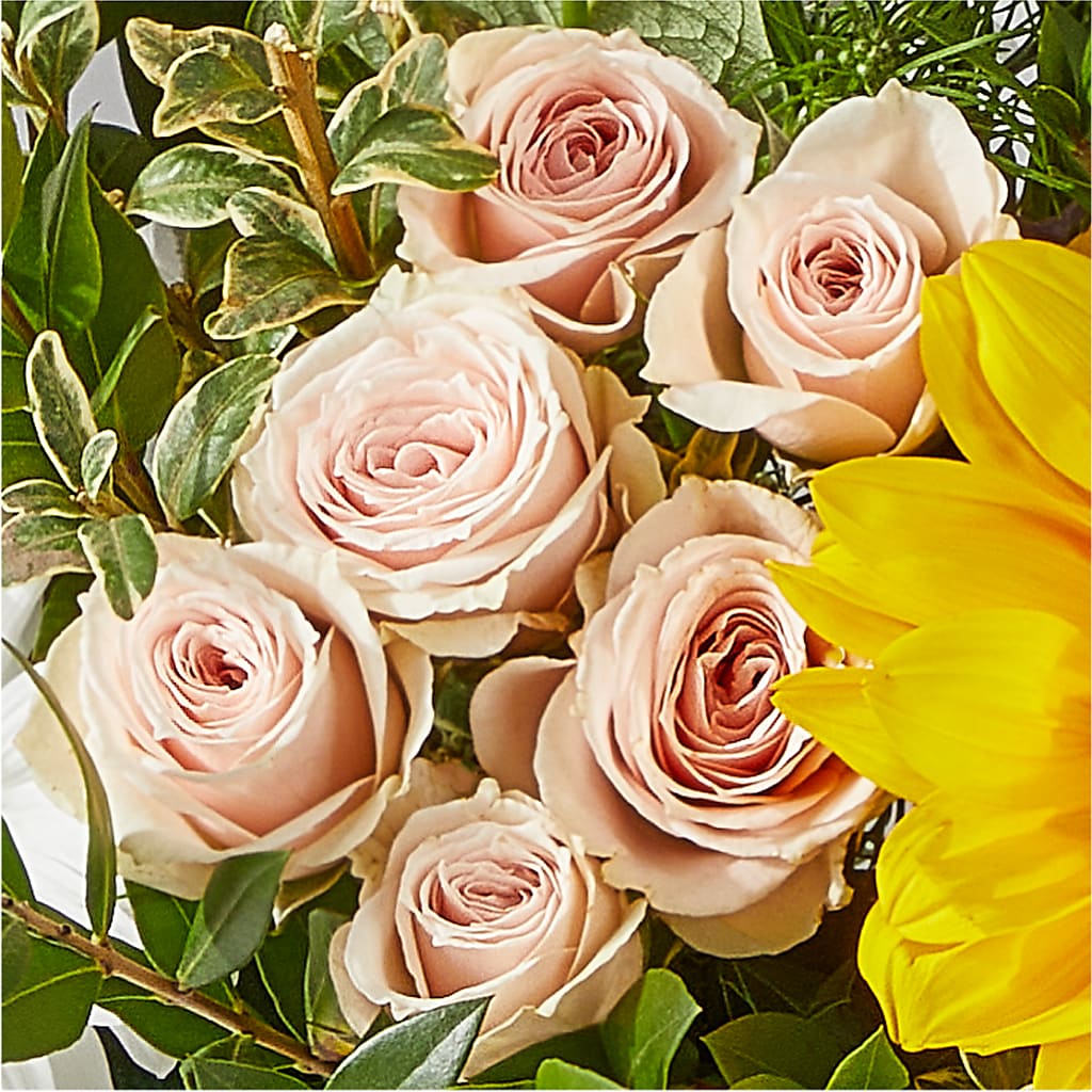 The Good Life Bouquet –  Rita Fleuriste Montreal, Montreal PQ