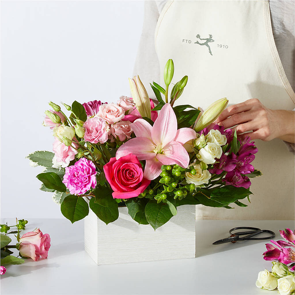 Sweetberry Box – A Florist Original –  Rita Fleuriste Montreal, Montreal PQ