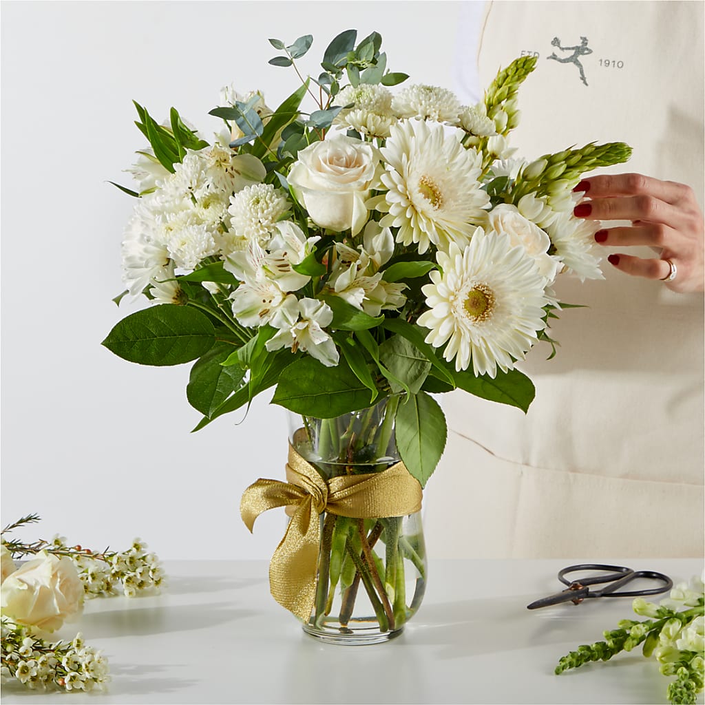 New Beginnings – A Florist Original –  Rita Fleuriste Montreal, Montreal PQ