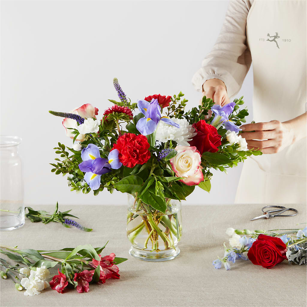 Star Spangled - A Florist Original –  Rita Fleuriste Montreal, Montreal PQ