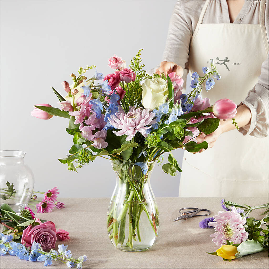 Pastel Tradition - A Florist Original –  Rita Fleuriste Montreal, Montreal PQ