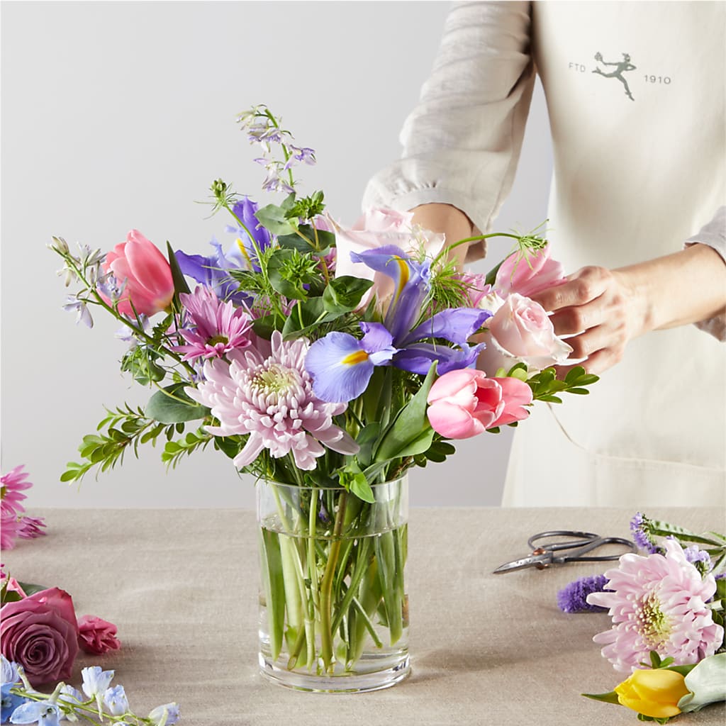 Pastel Tradition - A Florist Original –  Rita Fleuriste Montreal, Montreal PQ