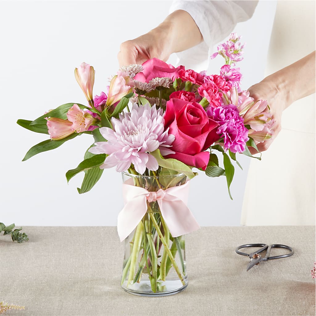 Pink Ribbon - A Florist Original –  Rita Fleuriste Montreal, Montreal PQ