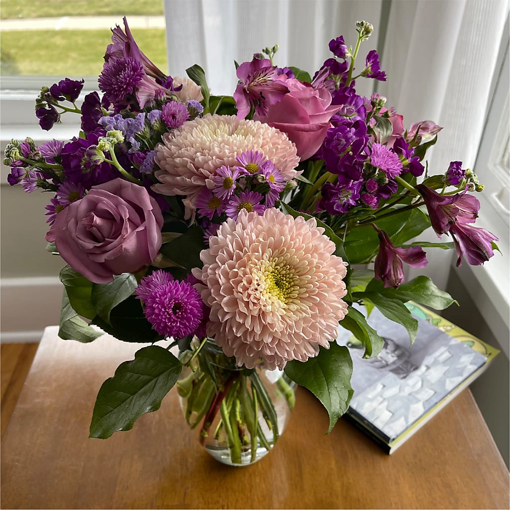Ultraviolet Bouquet –  Rita Fleuriste Montreal, Montreal PQ