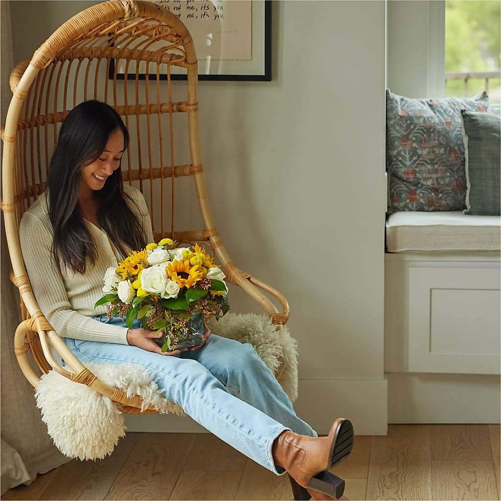 Luminous Morning Bouquet –  Rita Fleuriste Montreal, Montreal PQ
