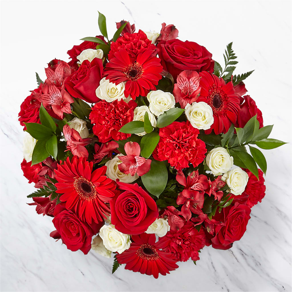 Hearts Embrace Bouquet –  Rita Fleuriste Montreal, Montreal PQ