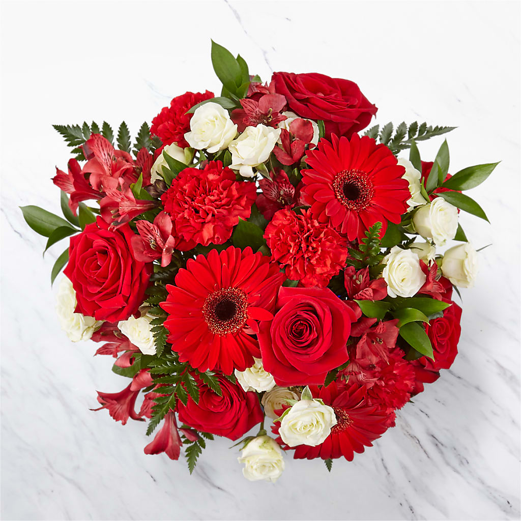 Hearts Embrace Bouquet –  Rita Fleuriste Montreal, Montreal PQ