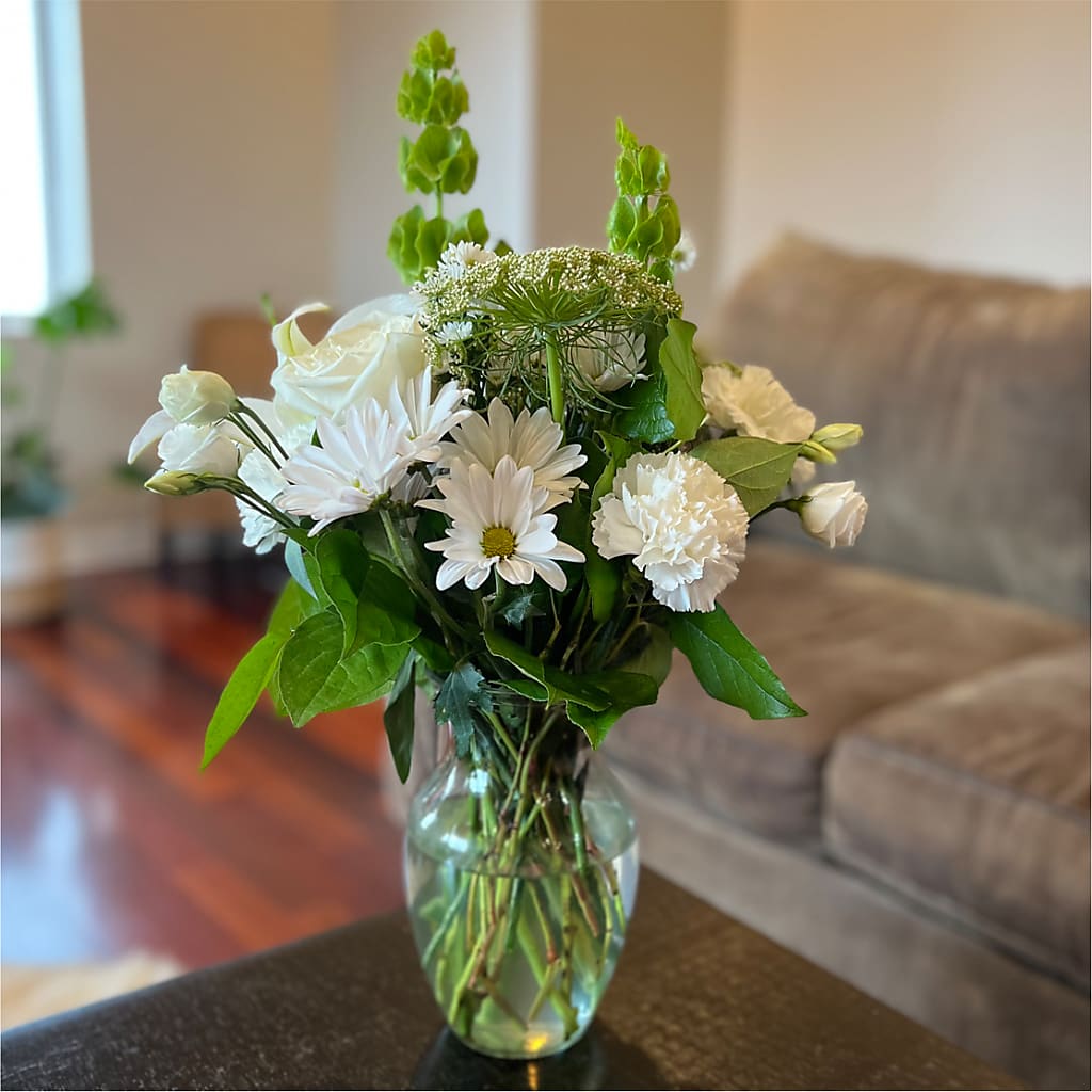 Classic Ivory – A Florist Original –  Rita Fleuriste Montreal, Montreal PQ