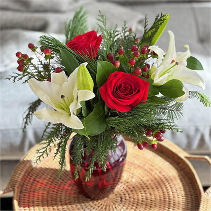 Evergreen Delight Bouquet –  Rita Fleuriste Montreal, Montreal PQ