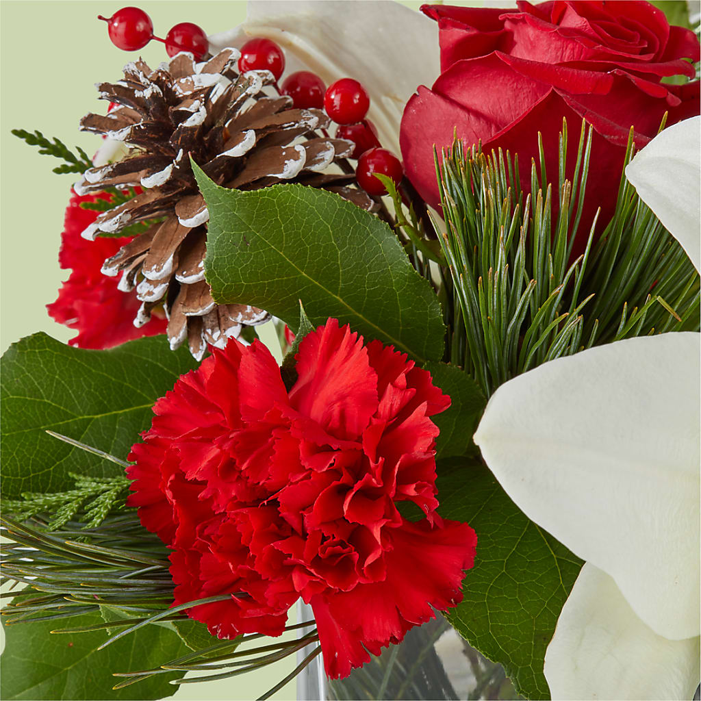 Glistening Icicles Bouquet –  Rita Fleuriste Montreal, Montreal PQ