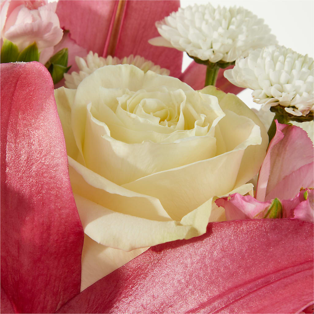 Piece of Cake Bouquet –  Rita Fleuriste Montreal, Montreal PQ