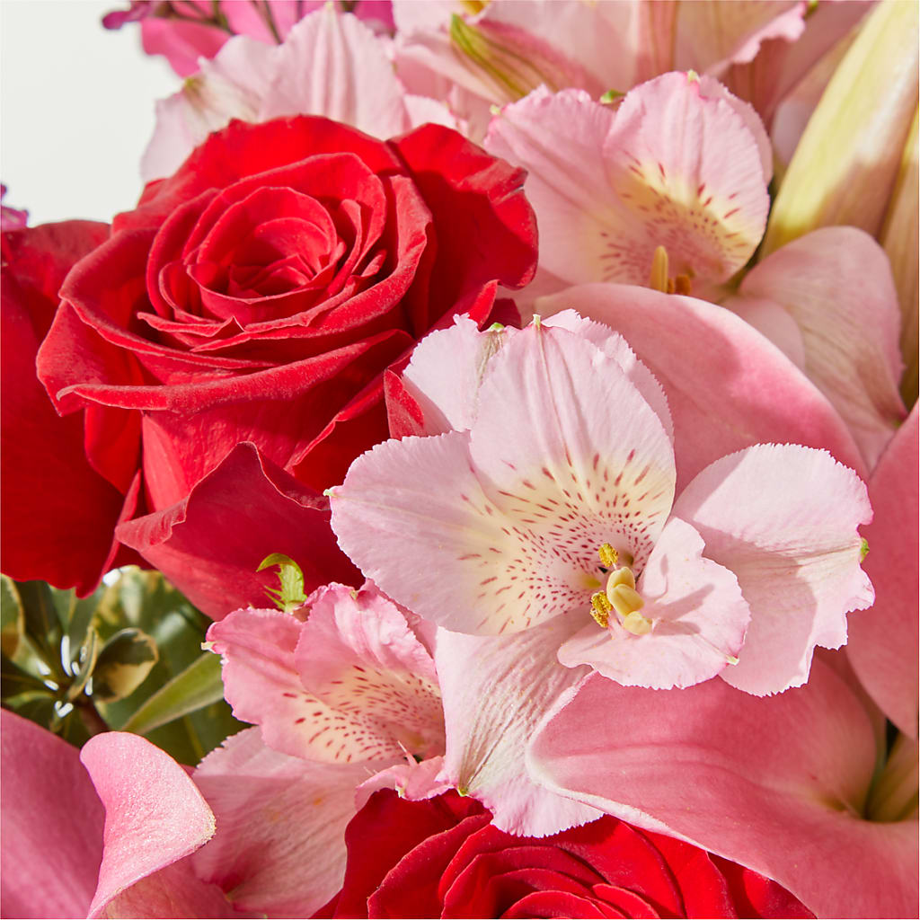 Lucky in Love Bouquet –  Rita Fleuriste Montreal, Montreal PQ