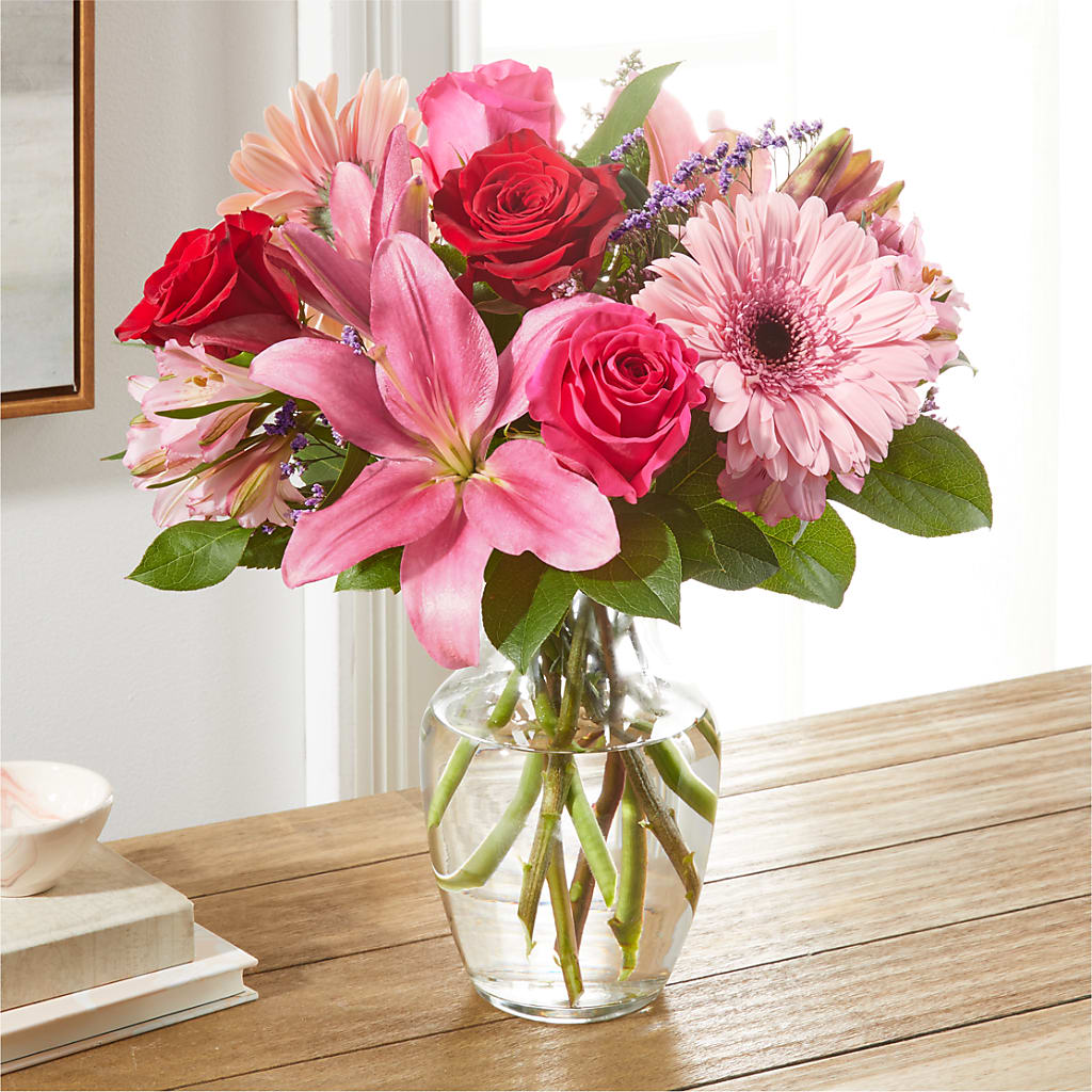 Lots of Love Bouquet –  Rita Fleuriste Montreal, Montreal PQ