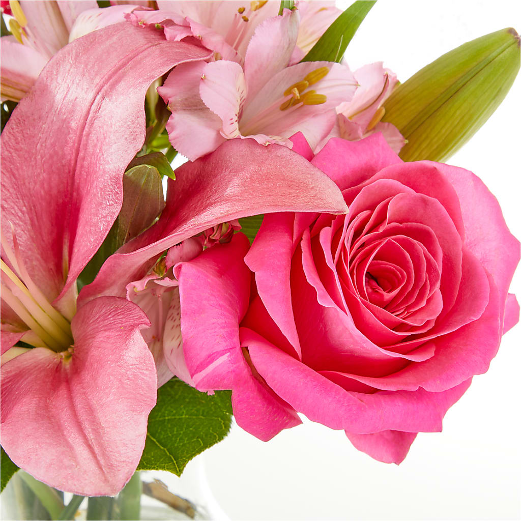 Lots of Love Bouquet –  Rita Fleuriste Montreal, Montreal PQ