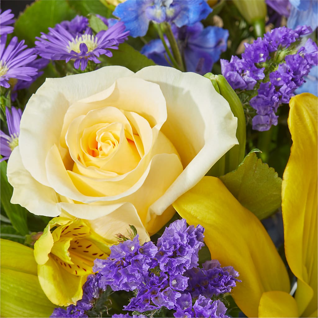 Limoncello Bouquet –  Rita Fleuriste Montreal, Montreal PQ