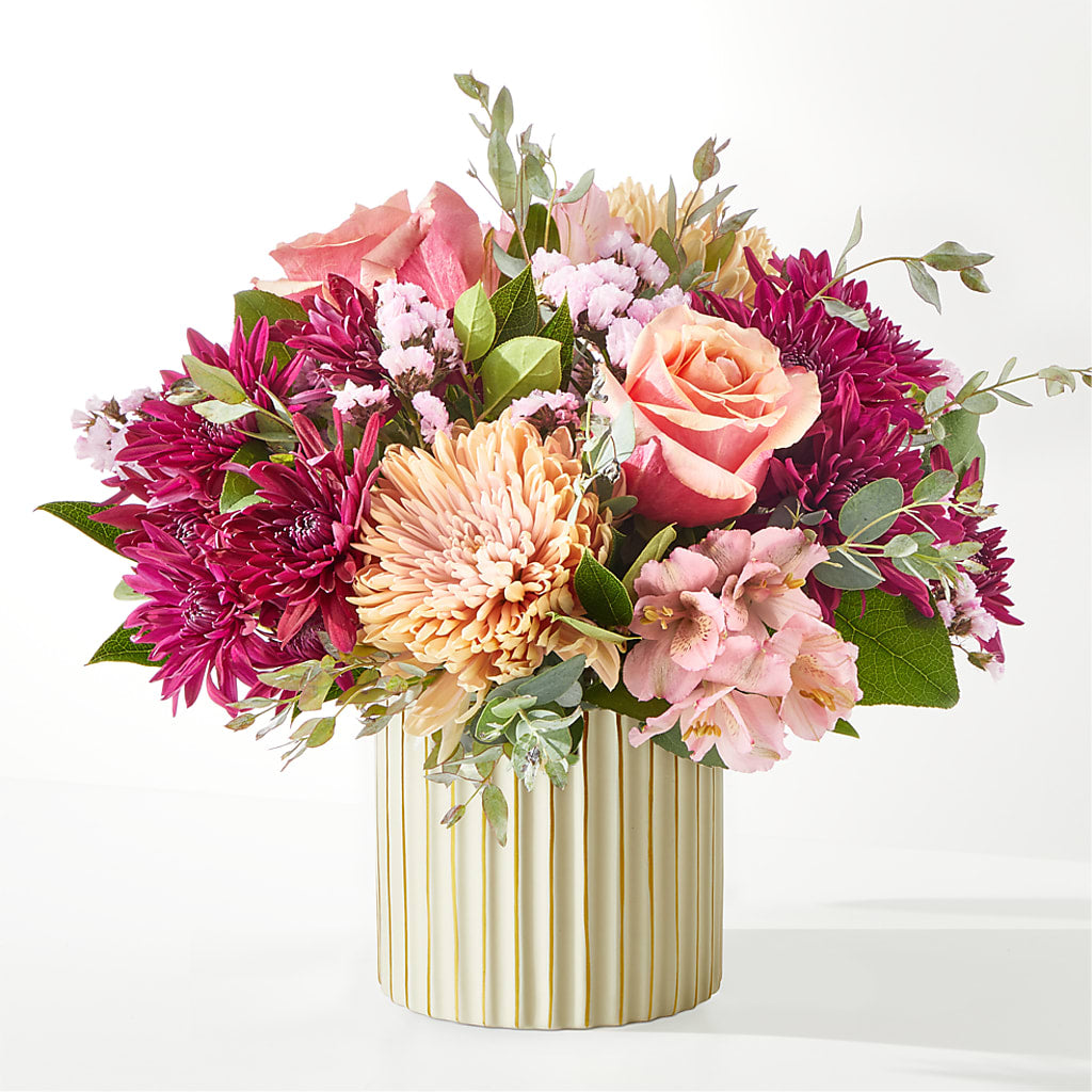 Berry Cobbler Bouquet with Ivory Vase –  Rita Fleuriste Montreal, Montreal PQ