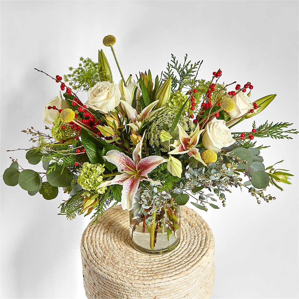 Berry & Bright Bouquet –  Rita Fleuriste Montreal, Montreal PQ