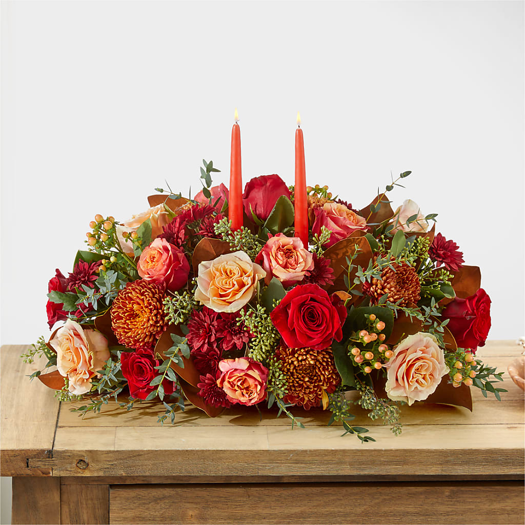 Gather Near Centerpiece –  Rita Fleuriste Montreal, Montreal PQ