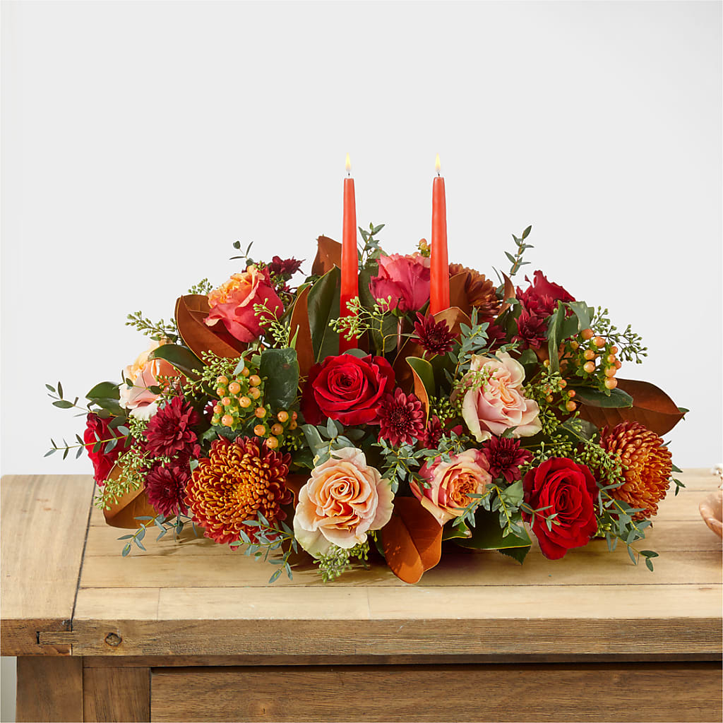 Gather Near Centerpiece –  Rita Fleuriste Montreal, Montreal PQ