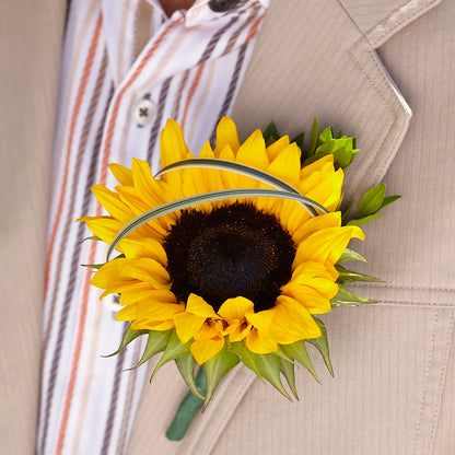 Free Spirit Boutonniere –  Rita Fleuriste Montreal, Montreal PQ