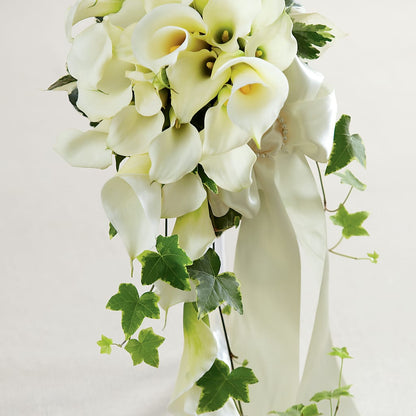White Chapel Bouquet –  Rita Fleuriste Montreal, Montreal PQ